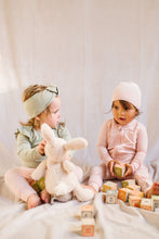 Charger l'image dans la galerie, Sleeper - Sepia Rose