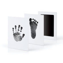 Charger l'image dans la galerie, Mess-Free Baby Hand and Footprint Keepsake Kit