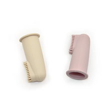 Charger l&#39;image dans la galerie, Silicone Finger Toothbrush with Carrying Case - Light Pink
