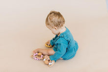 Charger l&#39;image dans la galerie, Hayes Silicone + Wood Teether - Gem
